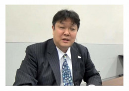 オンラインで講演する杉内氏