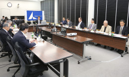 オンライン併用で開催した理事会