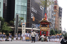26.07.17/祇園祭鉾引きボランティアB/石倉.JPG